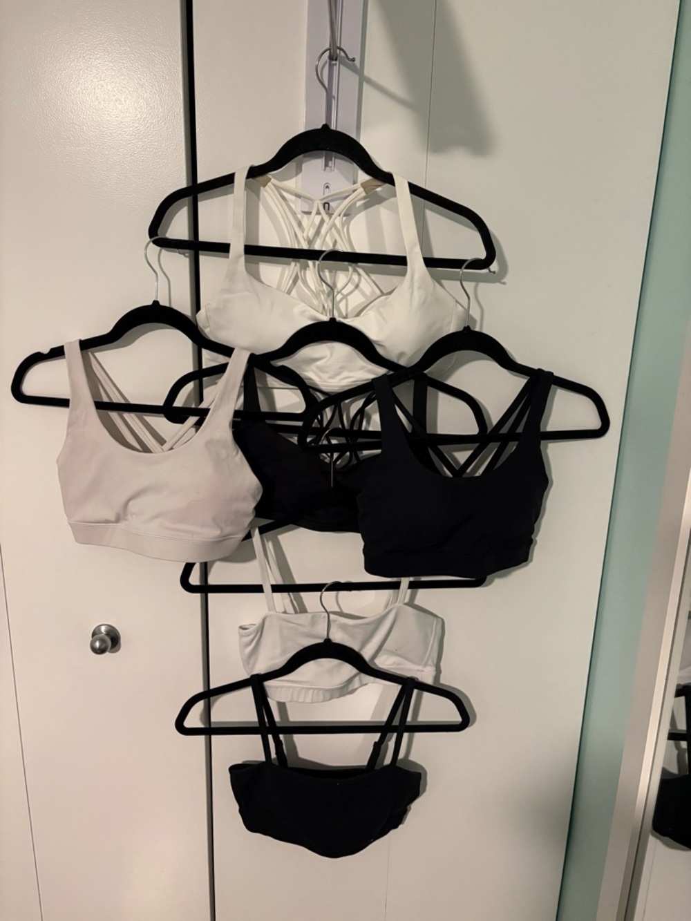 6 Sports bras (2 Lululemon, 4 CRZ)